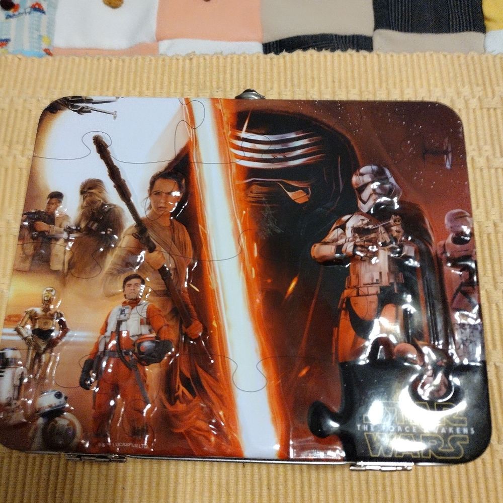 Star wars lunch box with puzzle